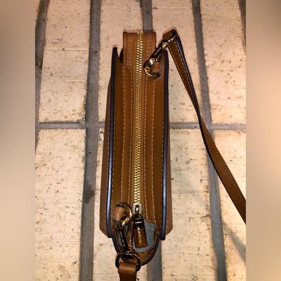 💥Moving to @the_bag_guy💥Michael Kors - Selma Mini Saffiano Leather Crossbody - Picture 6 of 13